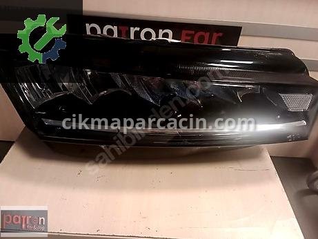 Skoda Octavia Sağ Ön Far çıkma parça