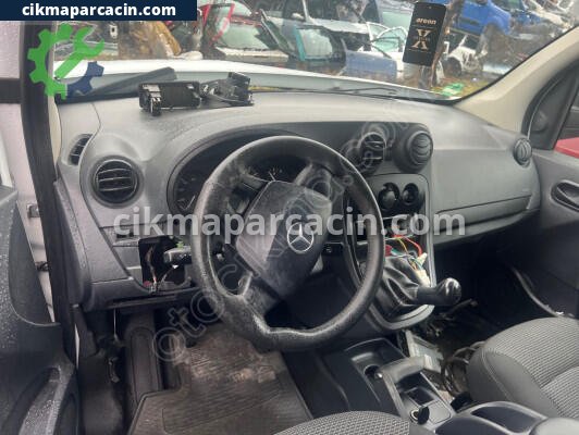 Mercedes-Benz Citan Torpido çıkma parça