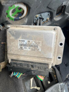 Kia Carens 1997-2010 Çıkma Motor Beyni 0281011024