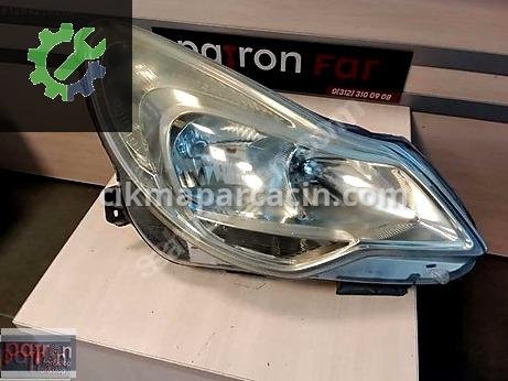 Opel Corsa Sağ Ön Far çıkma parça