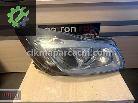 Opel Insignia Sağ Ön Far çıkma parça