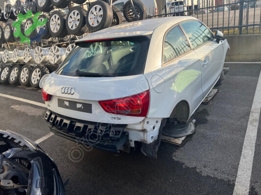 Audi A1 Arka Cam çıkma parça