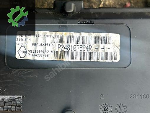 P248107584R Renault master3 kilometre saati