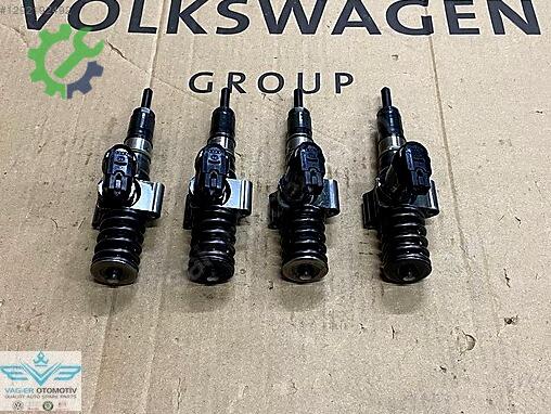 Volkswagen Passat Enjektör 03G130073D çıkma parça
