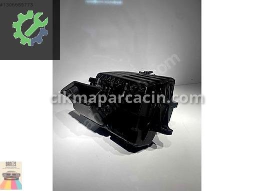 Volkswagen Passat Hava Filtresi Kutusu 5Q0129601 çıkma parça