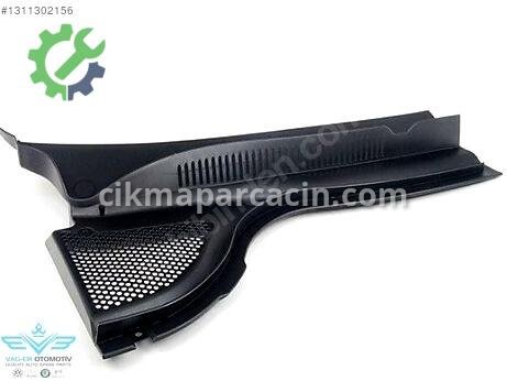 Volkswagen CC Cam Önü Izgarası çıkma parça