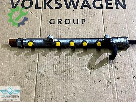 Volkswagen Passat Enjektör Kütüğü çıkma parça