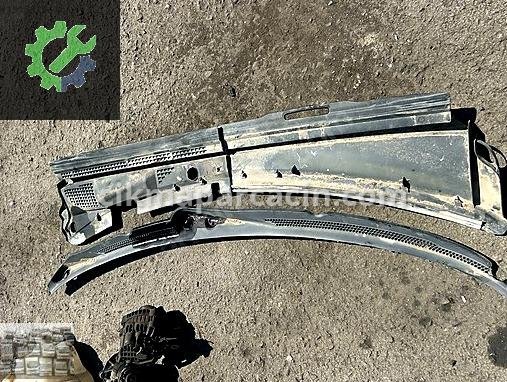 Peugeot 406 Ön Cam Izgarası çıkma parça