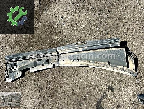 Peugeot 406 Ön Cam Izgarası çıkma parça