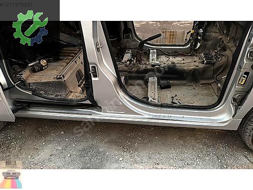Peugeot Partner Marşpiyel Sacı çıkma parça