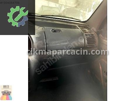 Peugeot Partner Torpido çıkma parça