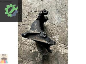 PEUGEOT PARTNER BERLİNGO 1.9 GERGİ KÜTÜĞÜ BAĞLANTI BRAKETİ
