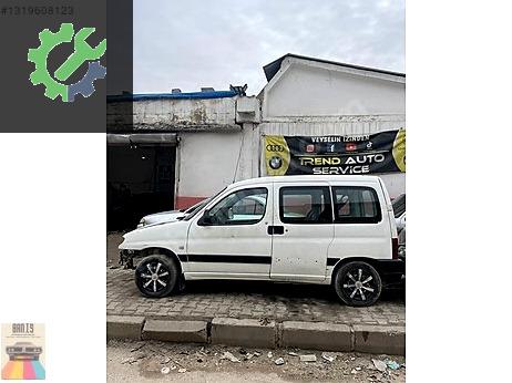 Peugeot Partner Kapı (Ön Sağ) çıkma parça