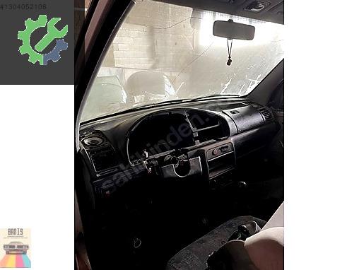 Peugeot Partner Torpido çıkma parça