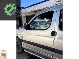 PEUGEOT PARTNER SOL ÖN KAPI ÇIKMA ORİJİNAL HATASIZ