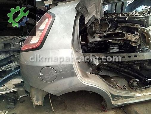 Fiat Punto Sağ Arka Çamurluk çıkma parça