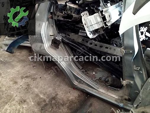 Fiat Punto Sağ Arka Çamurluk çıkma parça