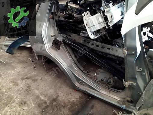 PUNTO SAG ARKA CAMURLU İC DİS ARKA CEYREK