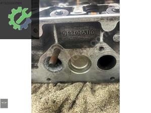 Peugeot 206 1.04 dizel silindir kapağı 9634005110