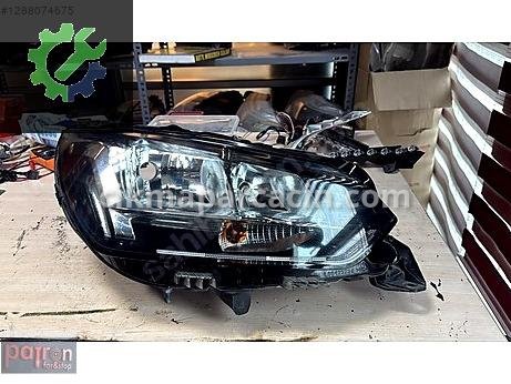 Peugeot 208 Sağ Ön Far çıkma parça