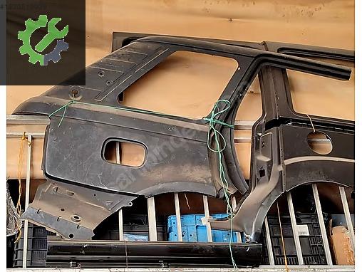RANGE ROVER SAĞ ARKA ÇAMURLUK