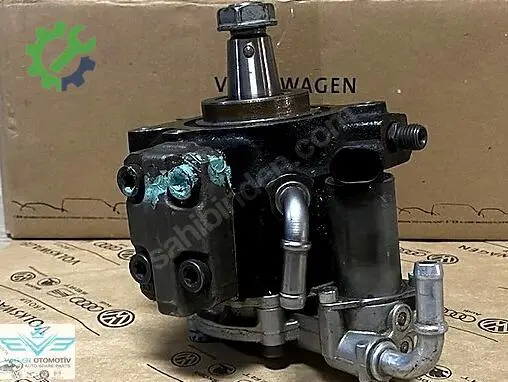 Skoda Rapid Mazot Pompası 03L130755AH çıkma parça