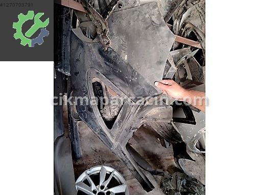 Renault Clio Sol Arka Çamurluk çıkma parça