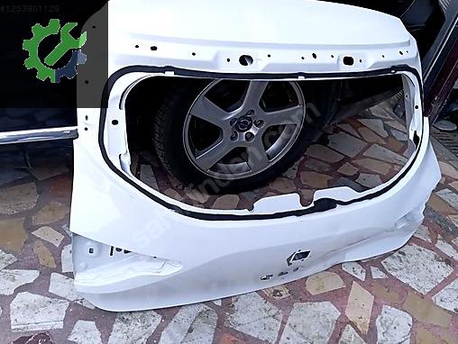 RENAULT CLİO5 BAGAJ KAPAGİ