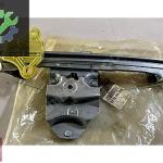 RENAULT CLİO 4 SAĞ ARKA CAM KRİKOSU MAİS 827008880R