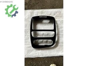 Renault Clio 4 Sıfır Orjinal Teyip Çerçevesi