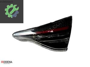 RENAULT CLIO 5.5 2023- ARKA STOP LAMBASI İÇ SAĞ (ICON) SIFIR