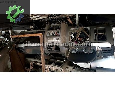 Renault Clio Torpido çıkma parça