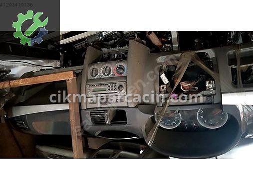 Renault Clio Torpido çıkma parça