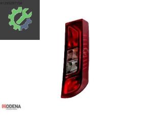 RENAULT EXPRESS 2022- ARKA STOP LAMBASI SAĞ SIFIR 265504912R