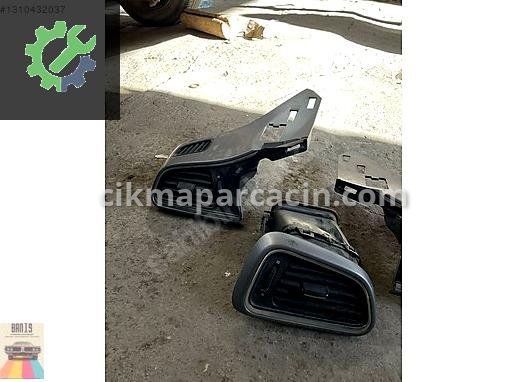 Renault Kadjar Kalorifer Izgarası 687500938R çıkma parça
