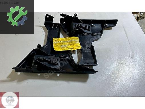 RENAULT LAGUNA 1 ÖN TAMPON BAĞLANTI BRAKETİ MAİS 7701205247