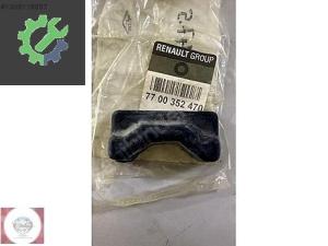 RENAULT MASTER 2-3 MENTEŞE TAKOZU SAĞ MAİS 7700352470