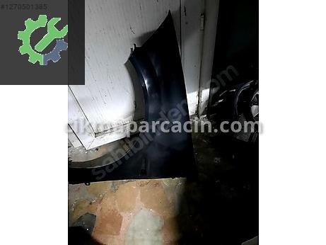 Renault Megane Çamurluk çıkma parça