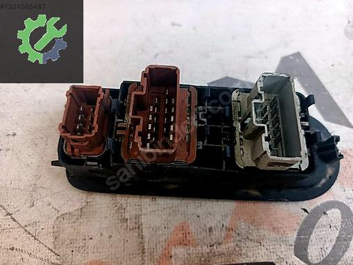 Renault Megane Kapı (Ön Sol) çıkma parça