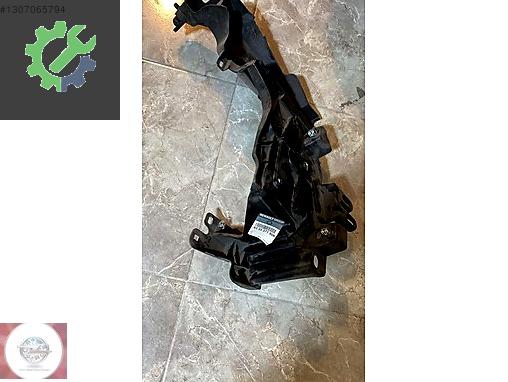 RENAULT MEGANE 3 COUPE ÖN SAĞ TAMPON FAR BRAKETİ MAİS 622227190R