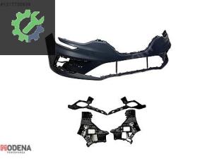 RENAULT MEGANE 4 2020-2024 ÖN TAMPON (4 ADET BRAKETLİ) SIFIR