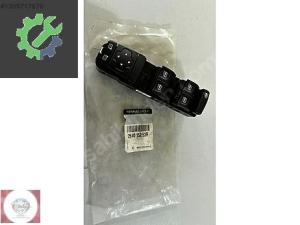 RENAULT MEGANE 4 SOL ÖN CAM DÜĞMESİ PANELİ MAİS 254015253R