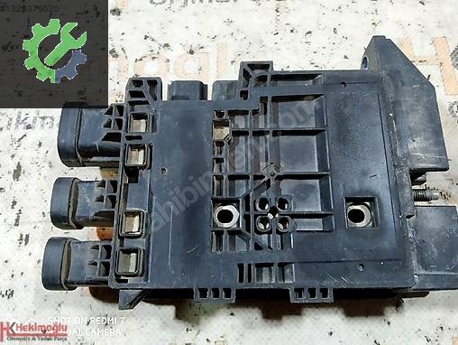Renault Megane Beyin 243800010R çıkma parça