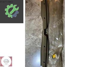 RENAULT SCENİC 2 ARKA PANEL BAKALİTİ ORJİNAL MAİS 8200519227