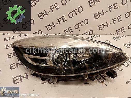 Renault Scenic Sağ Ön Far çıkma parça