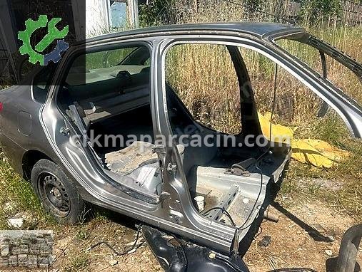 Renault Symbol Sol Arka Çamurluk çıkma parça