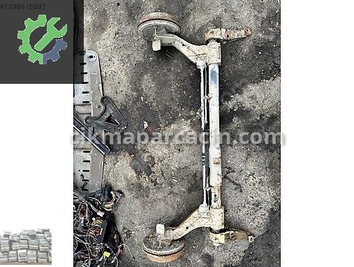 Renault Kangoo Arka Dingil çıkma parça
