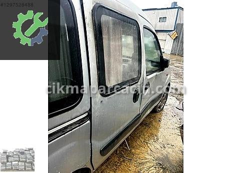 Renault Kangoo Sağ Kapı çıkma parça