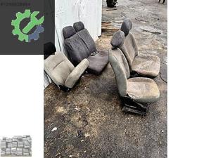 RENO KANGO 2 ARKA KOLTUK