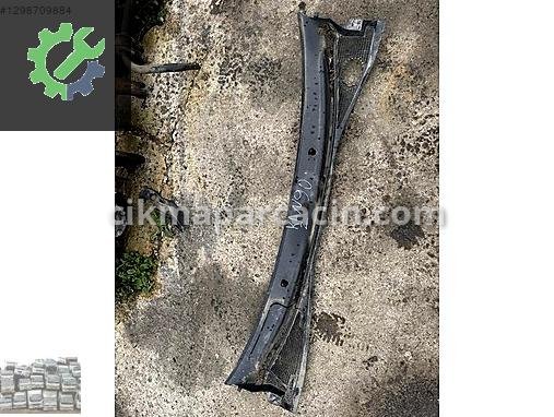 Renault Kangoo Ön Cam Izgarası çıkma parça